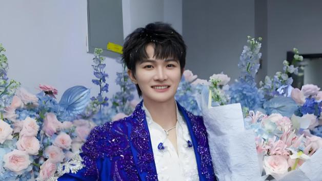 翡翠台：专访周深，首次透露名字由来，不忘初心态度，热议不断！