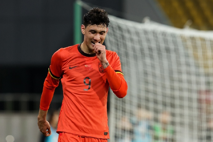 U23国足决赛又栽了！主帅安东尼奥赛后一脸落寞，话里全是无奈——一个鬼魅折射球，