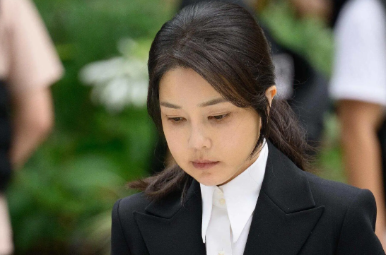 还是发生了，尹锡悦的夫人金建希被逮捕了。韩国总统李在明连一个患有忧郁症的女人都不