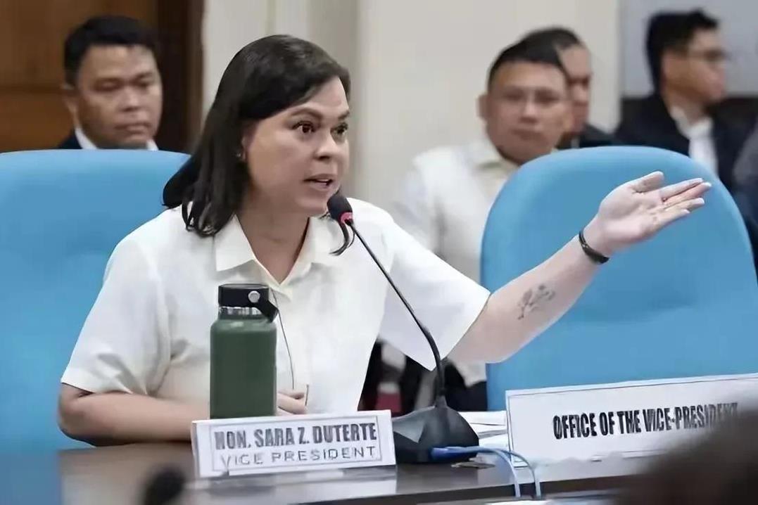 老杜大女儿莎拉回菲律宾已经一个星期了，昨天她发了一个40秒钟的视频。她说近期决定