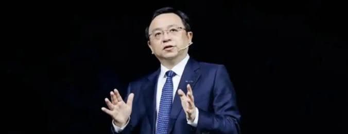看着小米汽车一个接一个的出事，才真切明白比亚迪董事长王传福当年的警告有多么准！无