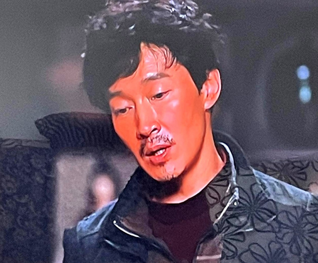 三人都不知文雯怀的是谁的种。

《护宝寻踪》中穆见晖没想到，文雯竟然怀孕了！
