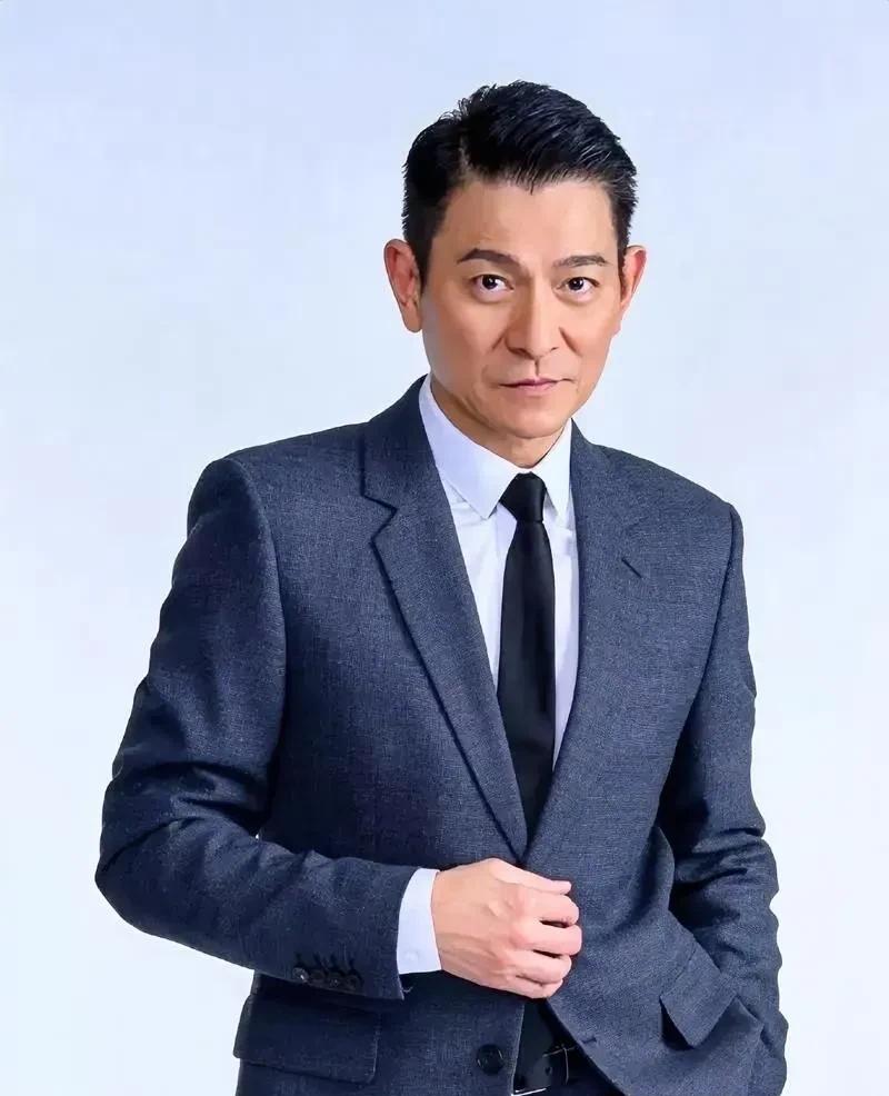 刘德华愿意给《长安的荔枝》作配的原因终于找到了！
归根结底有以下3个因素：
第一