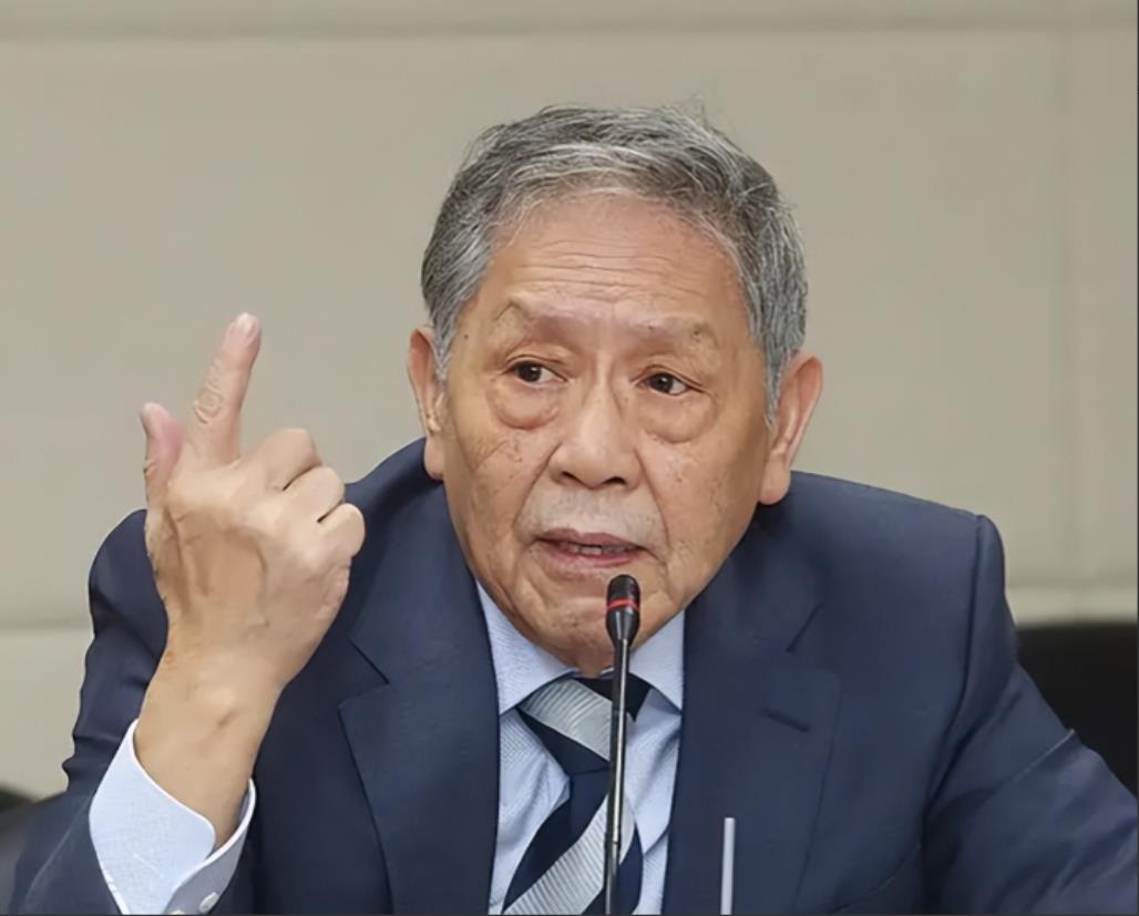 台退将帅化民说，1996年他在管作战的时候，最紧张的不是中国大陆的导弹，因为那时
