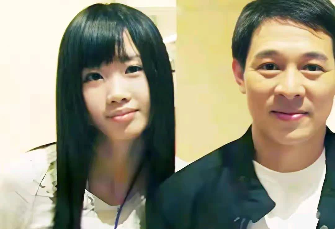 不仅利智 没想到，
就连李连杰也没有想到。
他给黄秋燕女儿的嫁妆，竟然撕掉了