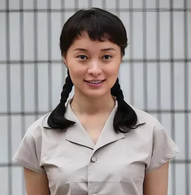 吴越
该做一样没做，
没结婚，没成家，没有孩子。现在都53了，还是一个人过日