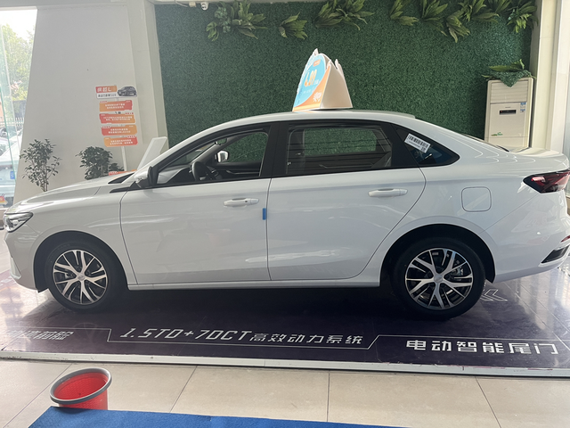 400万版帝豪
虽然换代了感觉没啥变化，主要是增配了价格下降了