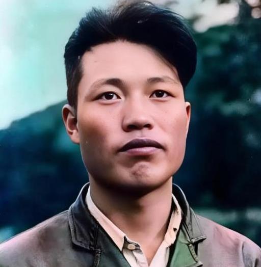 1953年，年仅21岁的朝鲜飞行员，开着当时世界上最先进的战机投诚美国，并获得1