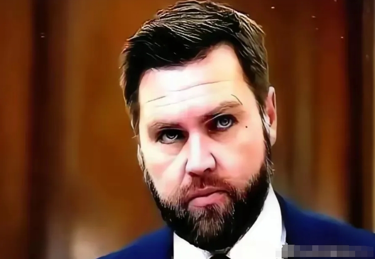 这个乡巴佬最近心情不好，通过各国网友尤其是东方大国网友的热心帮助，现在他家门口每