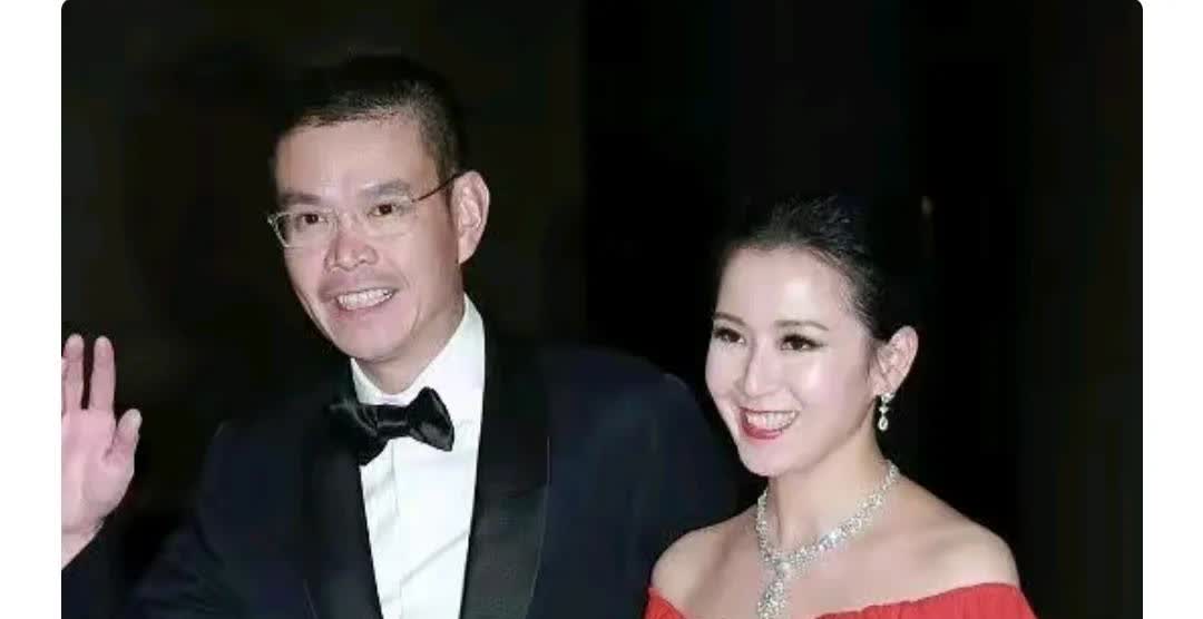 事实证明，李国宝那么正派的老人，贵气的富豪，也无法避免儿子儿媳离婚再婚的。很多人