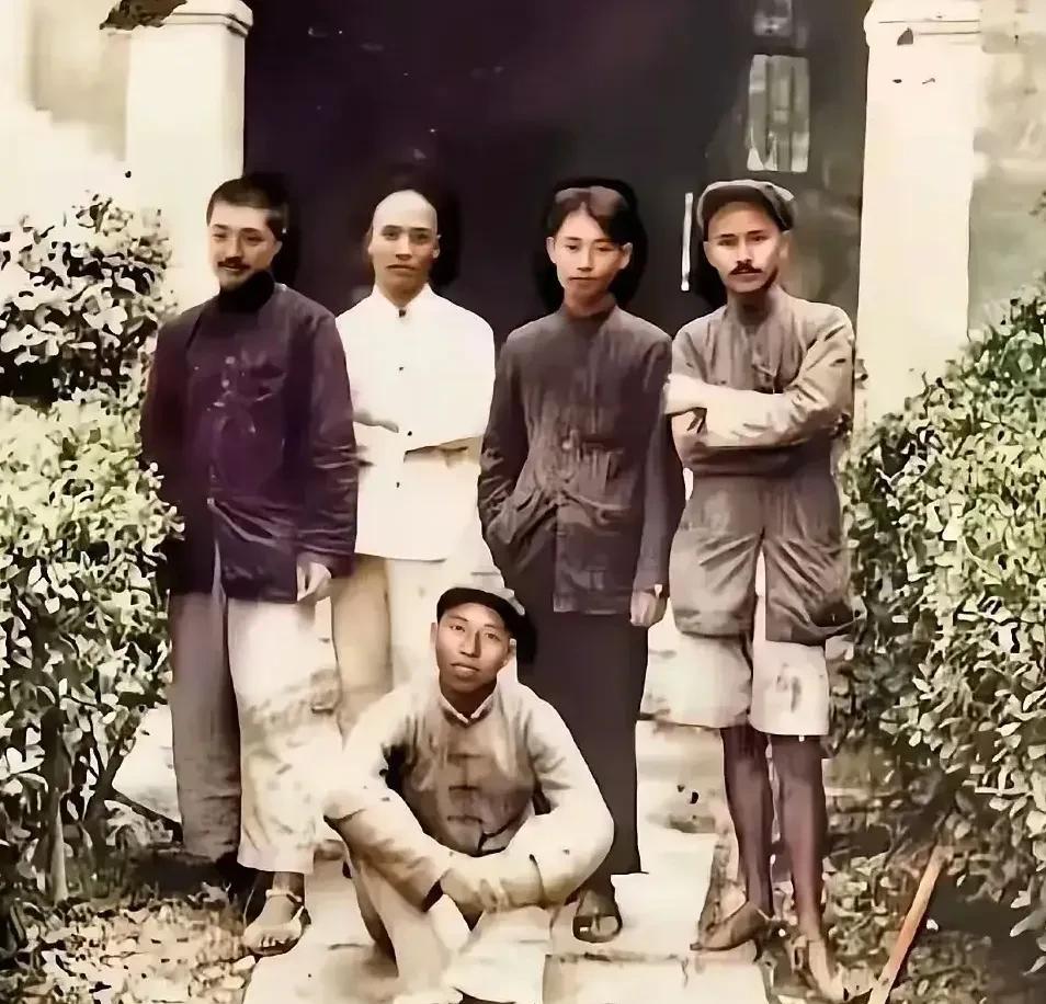 这才是五虎将的真实貌相，并非演员所饰演的角色！这张具有重要历史意义的老照片摄于1