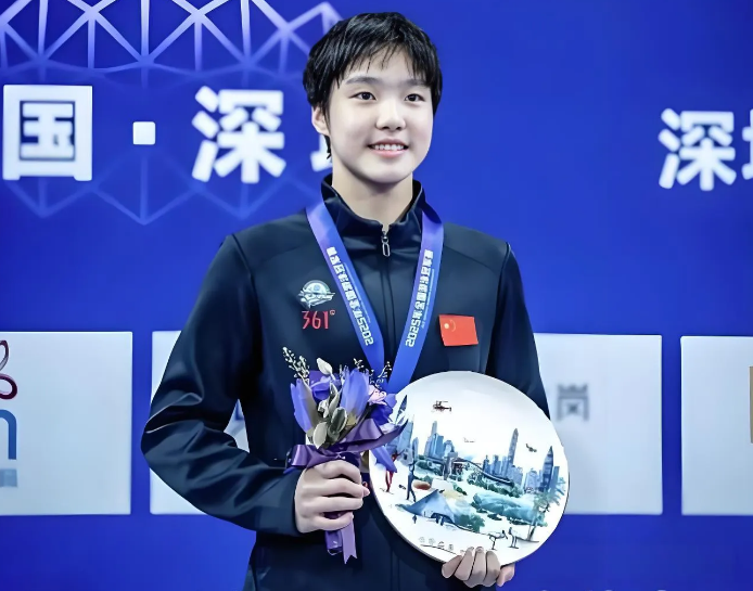中国12岁的游泳神童于子迪，人类千年一遇的天才！
刚刚以0.06秒之差错过世锦赛
