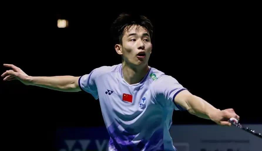 王正行能参加下个月的羽毛球世锦赛吗？由于王正行在中国羽毛球公开赛上扮演黑马角色，