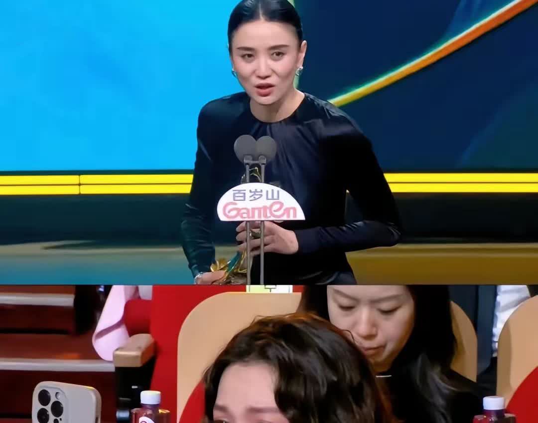 整个白玉兰
最激动的不是拿了最佳女主角的宋佳，也不是拿了最佳女配的蒋欣，而是在