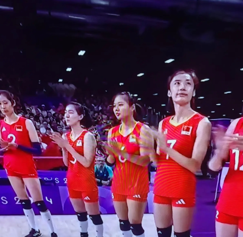 难，难！中国女排选帅难。
囿于排协选帅的条条框框，优秀的人选年龄偏大，象郎平，陈