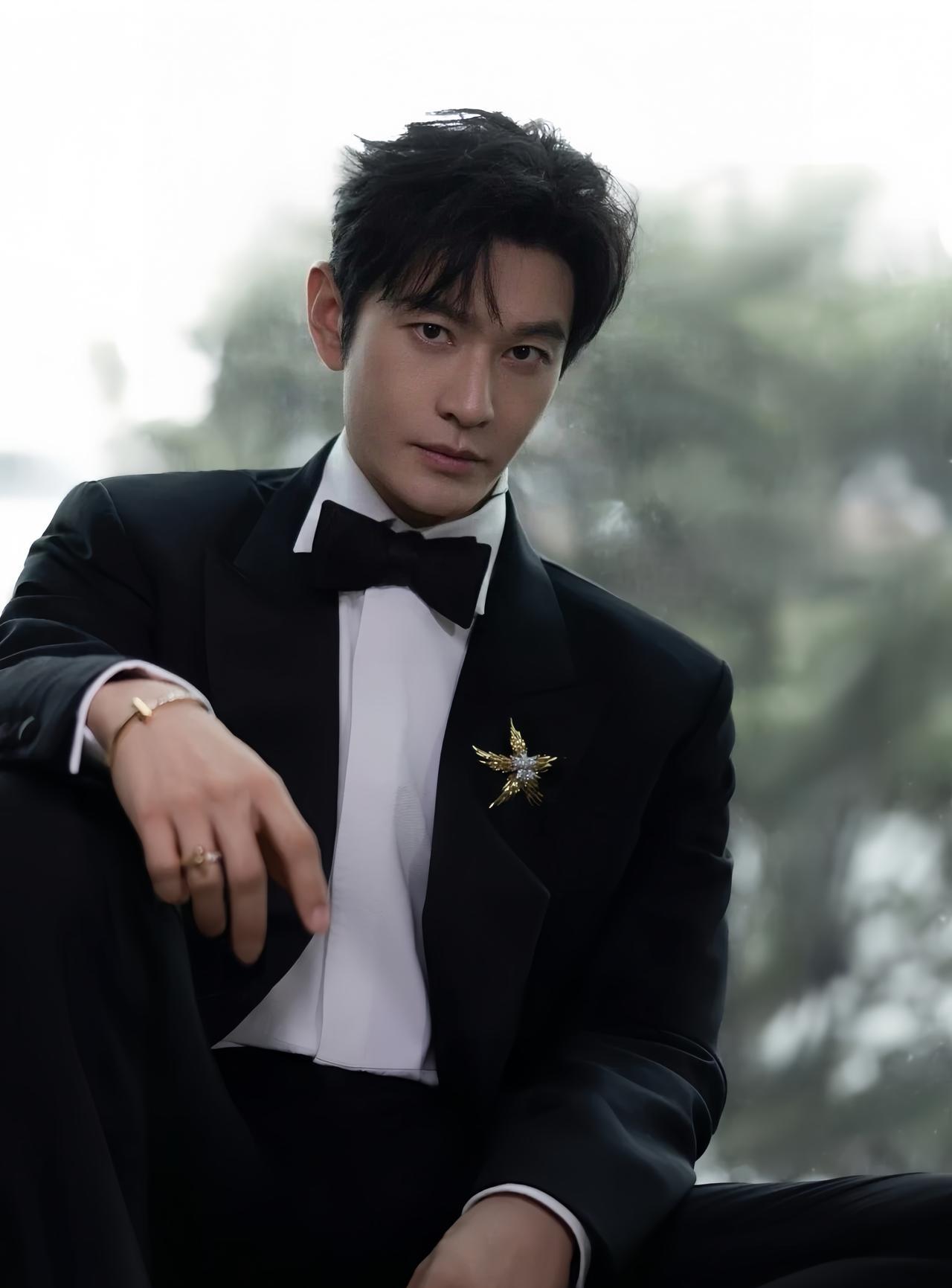 有人欢喜有人愁
黄晓明这次终于打了个翻身仗！
主演的《潜渊》虽然播的默默无闻，但