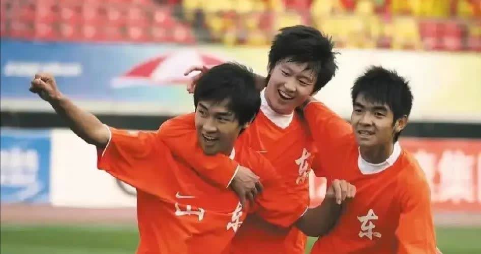 如果韩鹏这次没踢假球，默契球。从此吴兴涵，刘彬彬就再也不能得到重用了。

韩