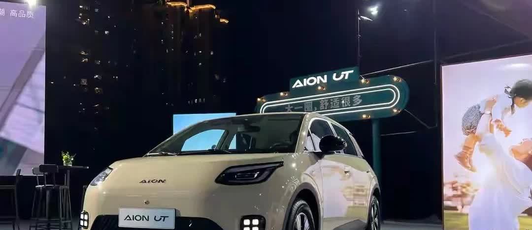 据悉，现在买车：
50％的人——买油混车
30％的人——买纯油车
20％的