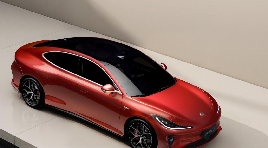汽车销售小姐姐给出的建议：
要高性能——选极氪 007GT、小米 SU7；
要长