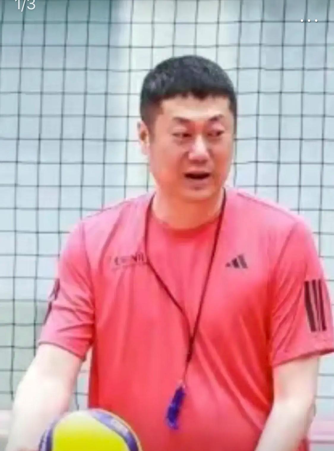 杨昊说球队打整体的话是政治正确，无可反驳。
毫无疑问，无论哪个球队都是要打出整体