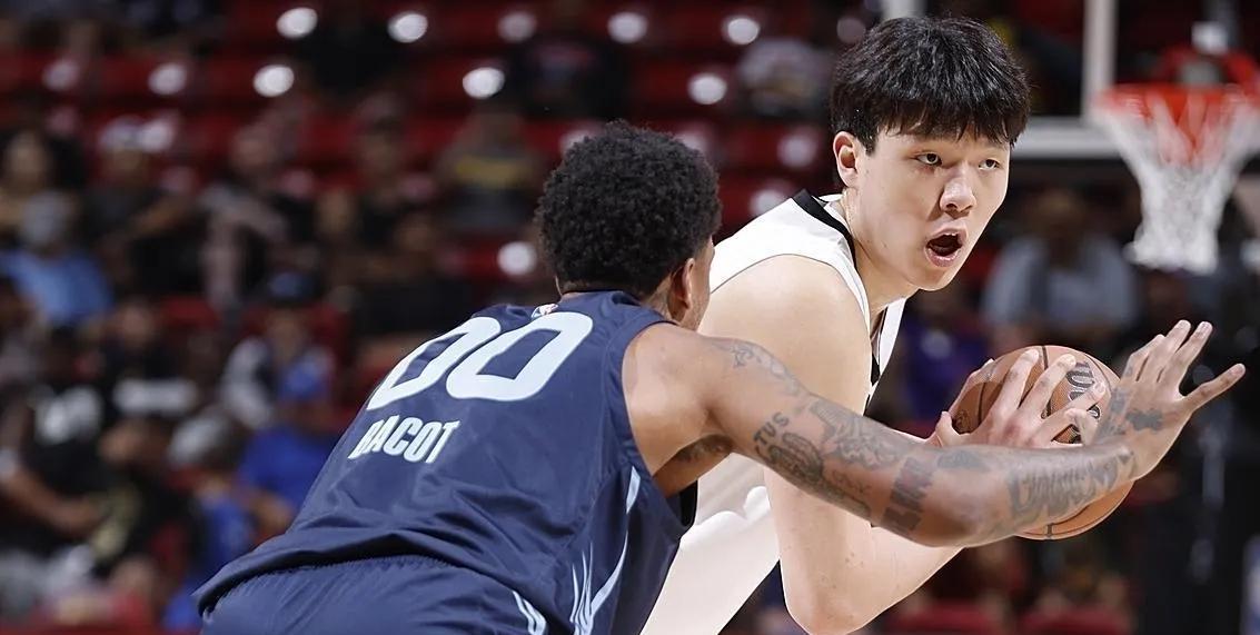 这不是乒乓球，中国人进NBA，没有人不需要改变和提升的。
姚明打CBA需要投中投