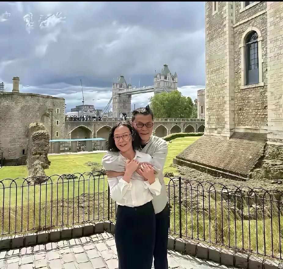 真没想到，一把年纪的李国庆还能高调秀恩爱，活力丝毫不输年轻人，活脱脱把生活过成了
