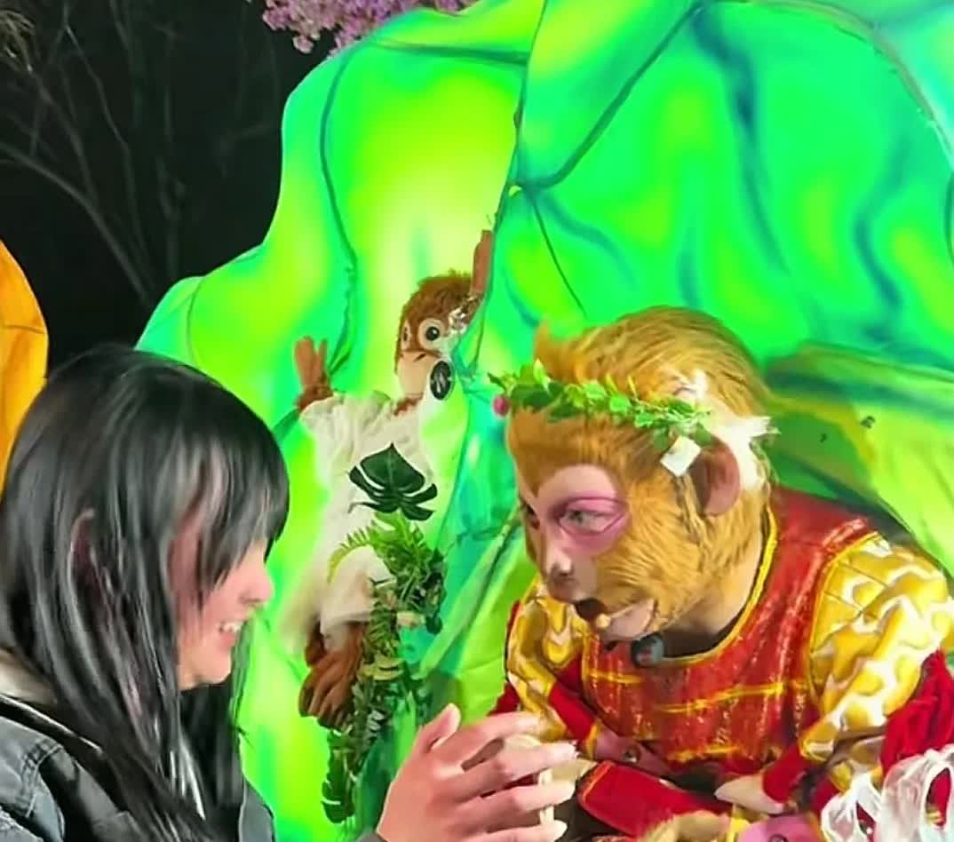 他是唯一个不蹭师父流量火起来的。

雪饼猴王铁柱是“赵四”扮演者刘小光的徒弟