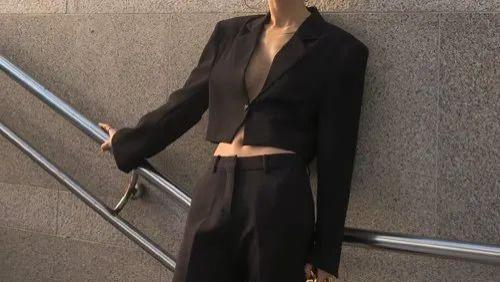 如何打造复古造型？推荐入手这几款百搭马蹄裤