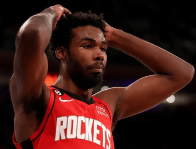 火箭官方今日公布球队明日与公牛比赛伤病报告。
塔里-伊森因右脚踝扭伤，明日将继续