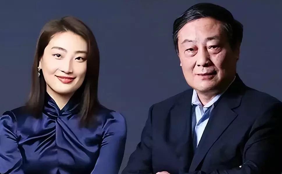 人都会偏爱和自己像的孩子，宗馥莉在老头子所有已曝光的子女里，无论是长相还是手段谋