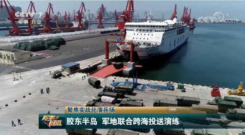根据南海战略态势感知平台的报道，8月18日，美军一架RC-135电子侦察机对我国