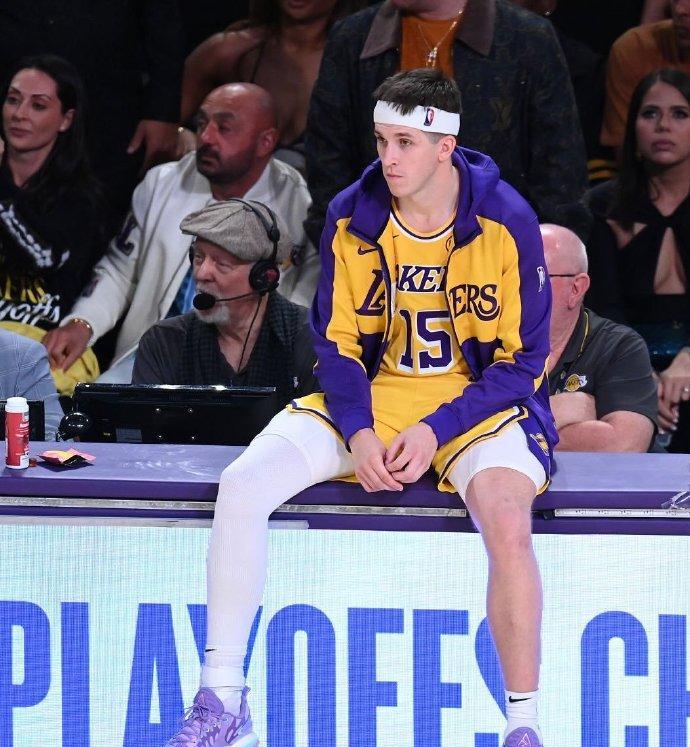 据ESPN报道，里夫斯预计将在下一份合同中要求年薪超过3000万美元。
“我认为