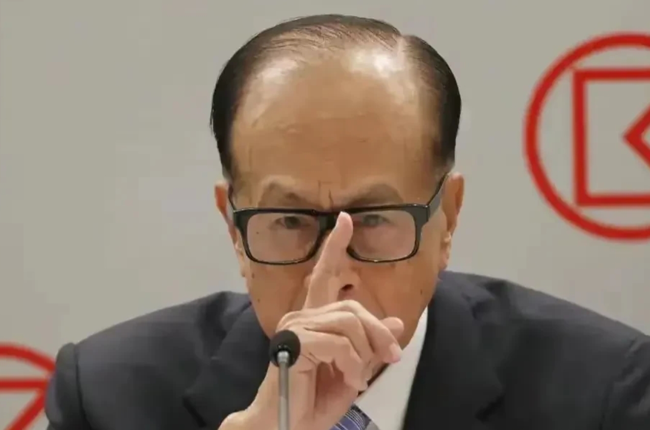 这一次，李嘉诚打包43个港口卖给美国佬，虽然赚到钱了，但是成为他一生中最大的“败