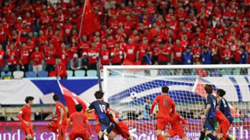 唏嘘！中国男足0-3完败日本队 遭遇开门黑 卫冕难了 要认清两队差距