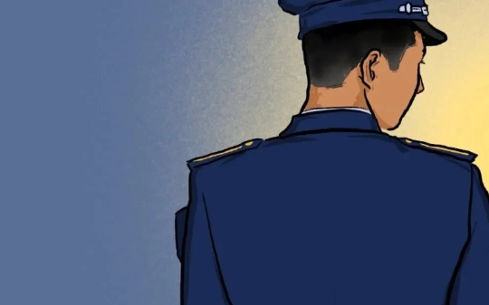 “厉团长，经核查您前妻在一年前就嫁了，今天刚诞下一对龙凤胎”