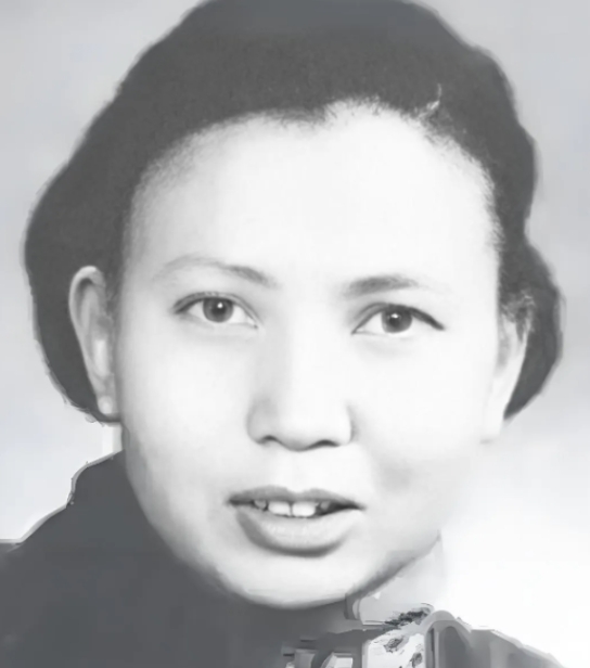 1941年，一名新四军女兵被俘虏，敌人准备活埋她。就在行刑前，她将自己一顿臭骂，