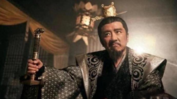 东汉永嘉元年，一大早，大将军梁冀悄悄来到宫中， 把一个食品盒交给皇帝的贴身太监，