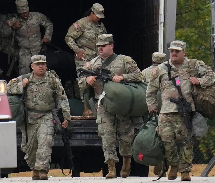 这就是美国宁愿袭击委内瑞拉，也不碰近在咫尺的古巴的原因所在。
特朗普派出特战队空