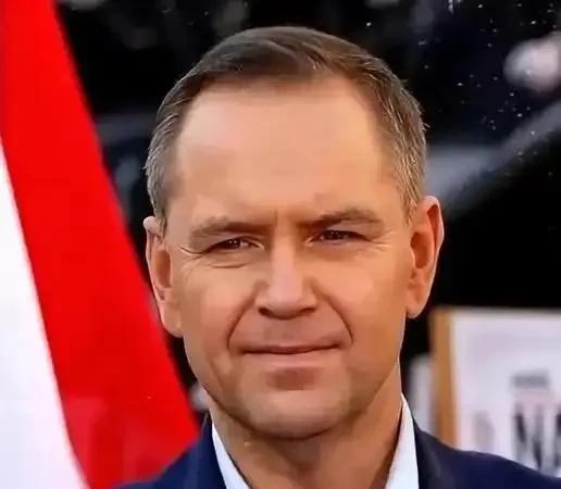 彻底扛上，
波兰坚决要求德国赔偿！
新闻报道
波兰总统发言人表示
波兰总统纳夫罗