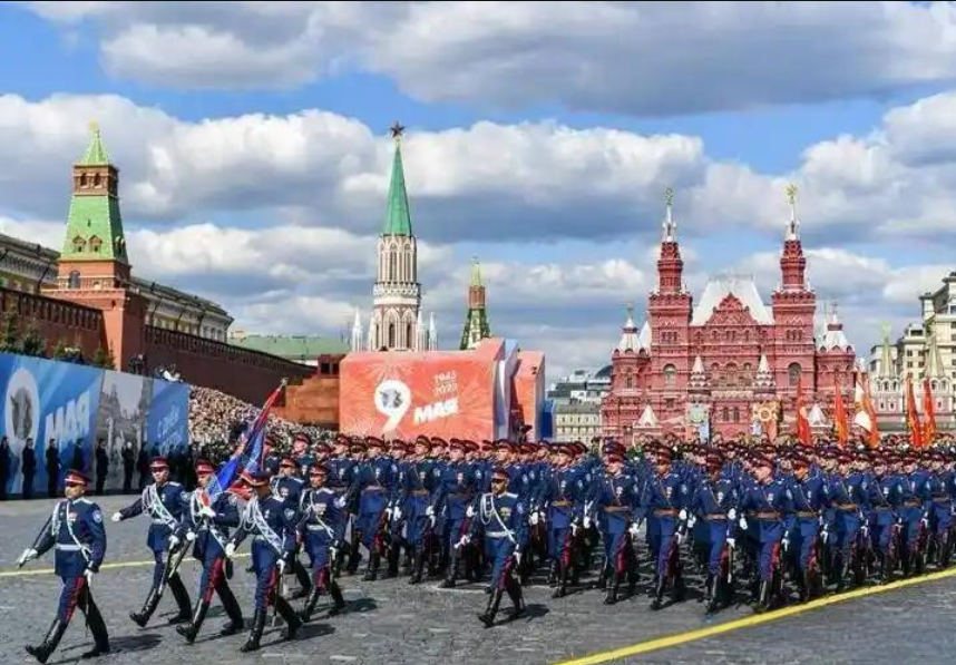 乌克兰为啥不偷袭红场阅兵？因为人家那是庆祝苏联打赢纳粹德国的“反法西斯战争胜利阅