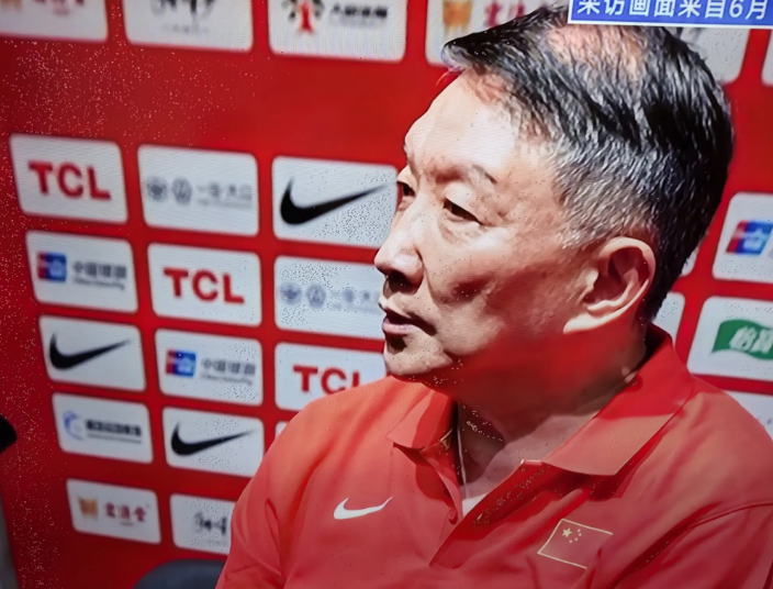 我算是服了！
网络上一些人不知出于什么目的，一个劲的攻击抹黑谩骂宫鲁鸣指导！
一