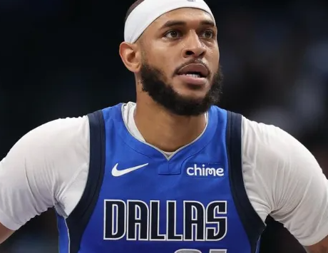 在交易季期间，独行侠队的丹尼尔-加福德引发了多支球队的浓厚兴趣。
凯尔特人队、老