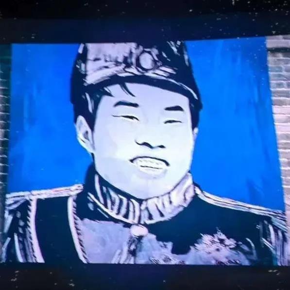 《戏台》票房破5000万这事儿，现在全网讨论的重点早就跑偏了——没人纠结这戏到底