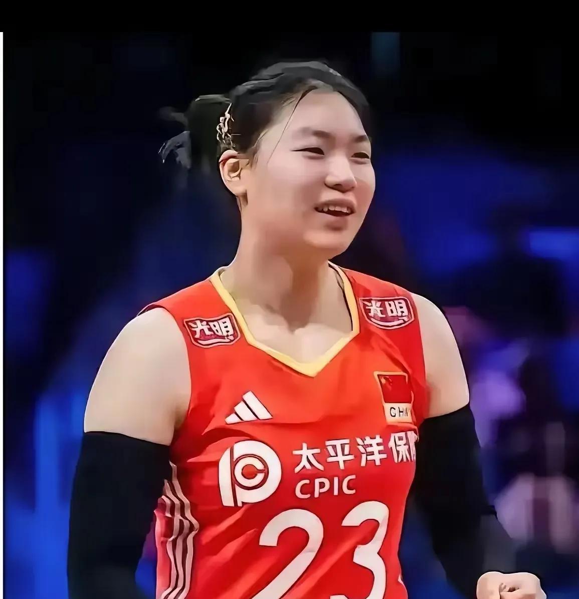 这个小孩很懂事
     惠若琪在解说排球比赛时说，她第一次看到张籽萱时，她还是