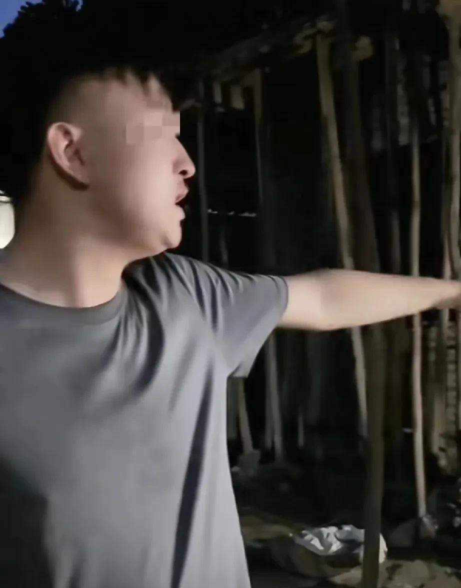 小松给越南小叔的房子封顶后，直播时得意地说：“这下我就能‘跑路’了！不过就算现在