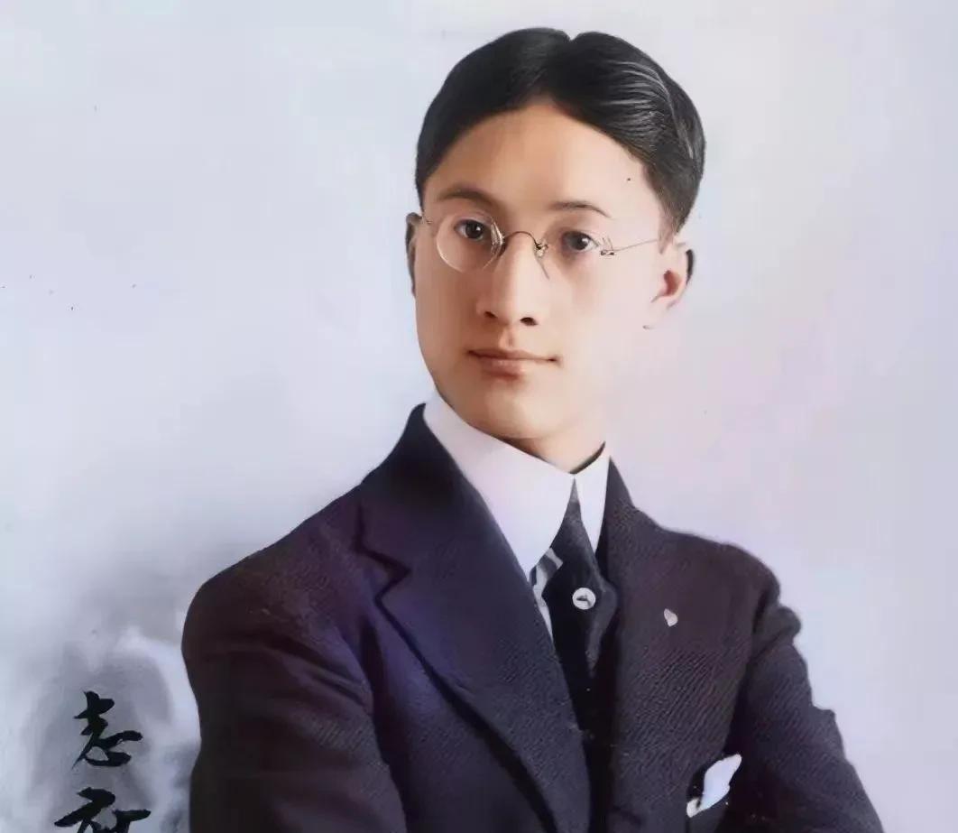 徐志摩的血海论，其价值远远高过他所留下的爱情诗。
按理说，像这样既有才情又有抱负