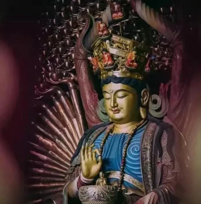 任何事物都是两面性的。生活也一样，不可能永远都是一帆风顺。有顺境就会有逆境。但是