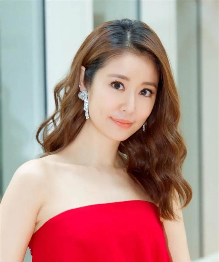 林心如是被中视领导要求换的，最后琼瑶力保的她，琼瑶当时也是觉得她哭戏没那么好看，