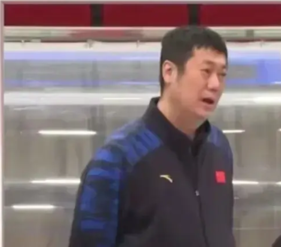 【排协开始玩“逗你玩”】
中国女排主教练选聘结果，快要出炉了。这个时候，排协忽然