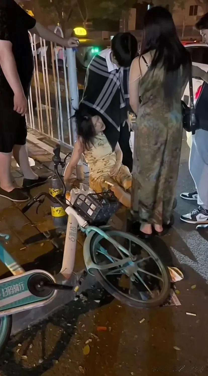 幸好碰到熟人了，不然就惨了